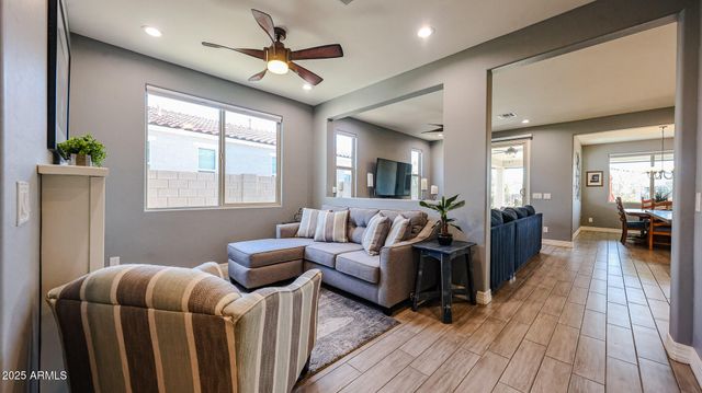 17887 W HIDDENVIEW Drive, Goodyear, AZ 85338