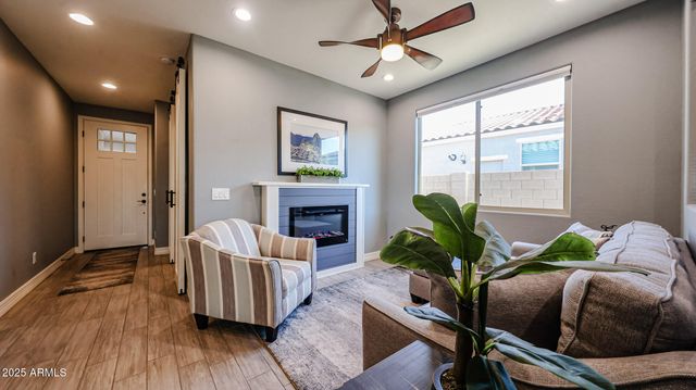 17887 W HIDDENVIEW Drive, Goodyear, AZ 85338