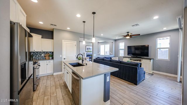 17887 W HIDDENVIEW Drive, Goodyear, AZ 85338