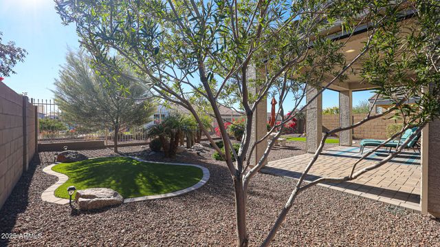 17887 W HIDDENVIEW Drive, Goodyear, AZ 85338