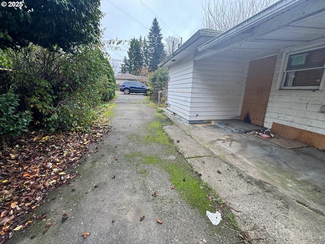 8923 Se CLINTON St, Portland, OR 97266