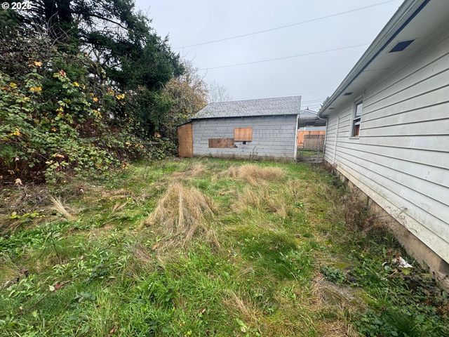 8923 Se CLINTON St, Portland, OR 97266