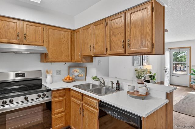 6822 S Independence Street, Littleton, CO 80128