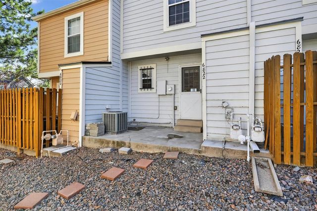 6822 S Independence Street, Littleton, CO 80128