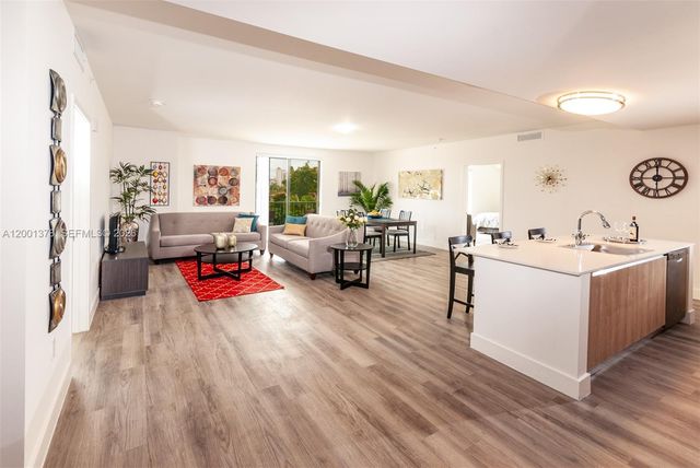 26 Santillane Ave 303, Coral Gables, FL 33134