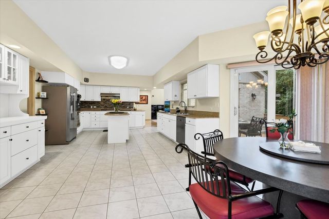 1922 Deercrest Lane, Northbrook, IL 60062