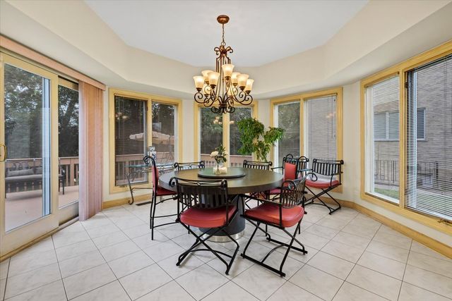 1922 Deercrest Lane, Northbrook, IL 60062