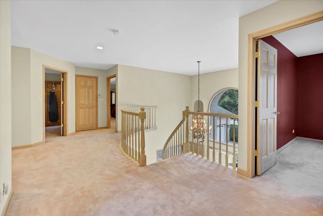 1922 Deercrest Lane, Northbrook, IL 60062