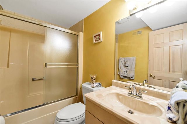 1922 Deercrest Lane, Northbrook, IL 60062