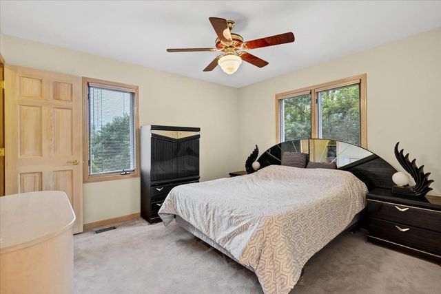 1922 Deercrest Lane, Northbrook, IL 60062