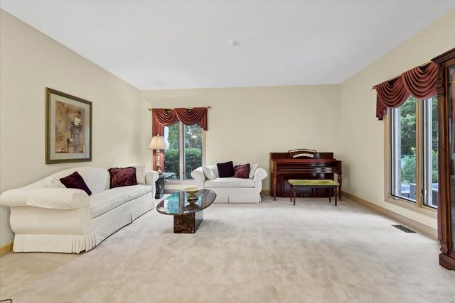 1922 Deercrest Lane, Northbrook, IL 60062