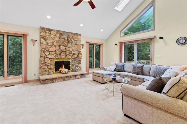 1922 Deercrest Lane, Northbrook, IL 60062