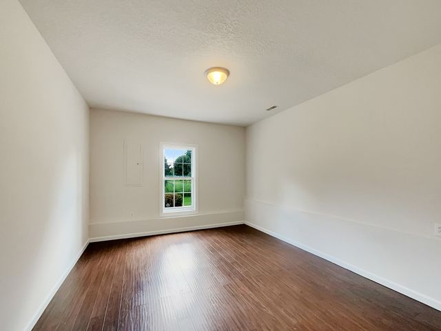 3545 Barkers Mill Rd, Clarksville, TN 37042
