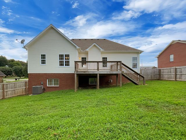 3545 Barkers Mill Rd, Clarksville, TN 37042