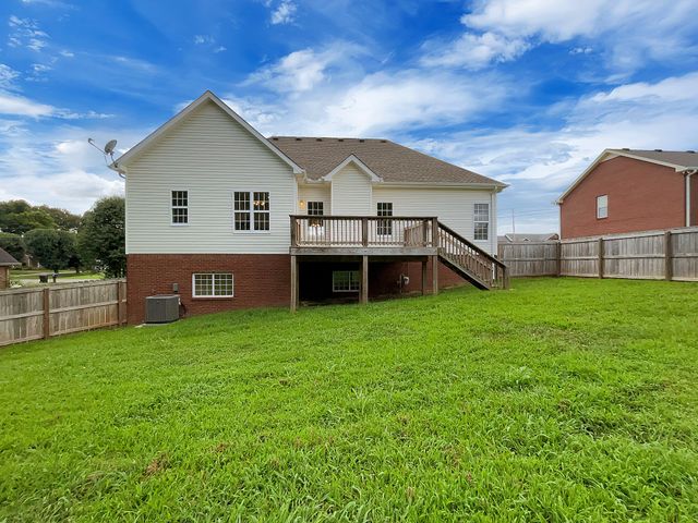 3545 Barkers Mill Rd, Clarksville, TN 37042