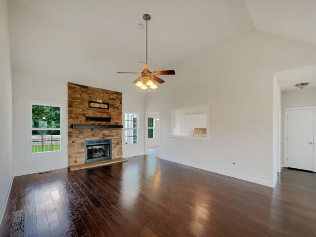 3545 Barkers Mill Rd, Clarksville, TN 37042
