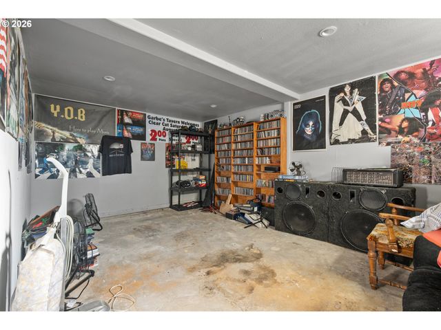 438 FRONT Ave, Castle Rock, WA 98611