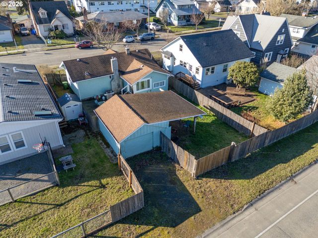 438 FRONT Ave, Castle Rock, WA 98611