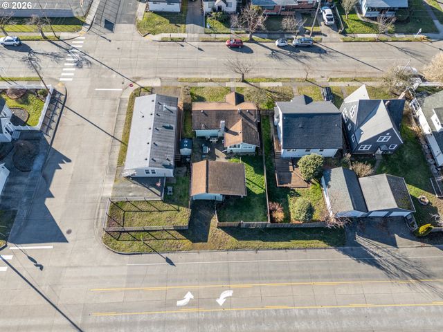 438 FRONT Ave, Castle Rock, WA 98611