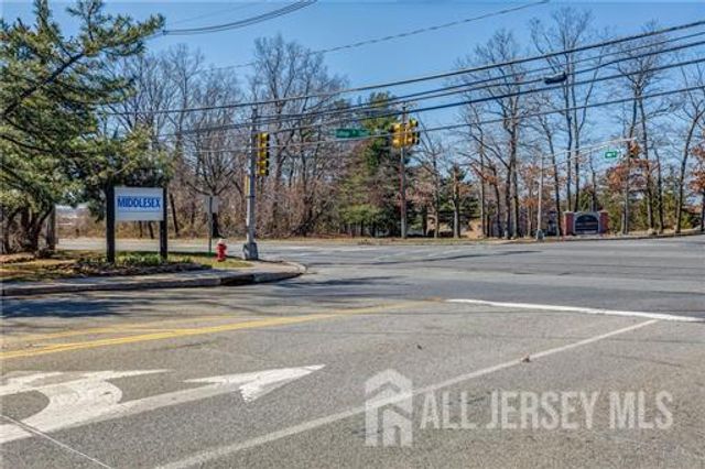 345 College Drive, Edison, NJ 08817