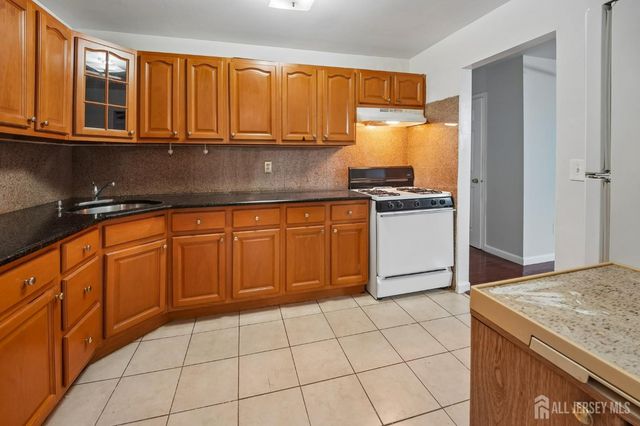 345 College Drive, Edison, NJ 08817