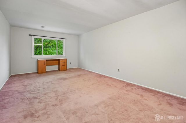 345 College Drive, Edison, NJ 08817