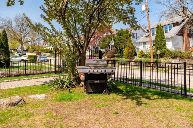 350 Hutchinson Boulevard, Mount Vernon, NY 10552