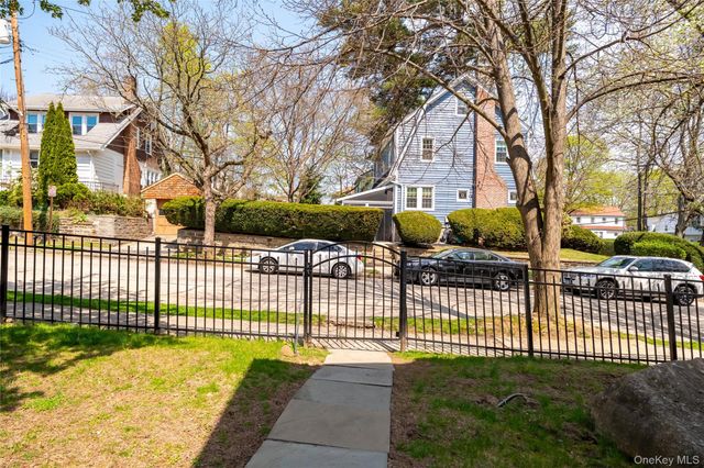 350 Hutchinson Boulevard, Mount Vernon, NY 10552