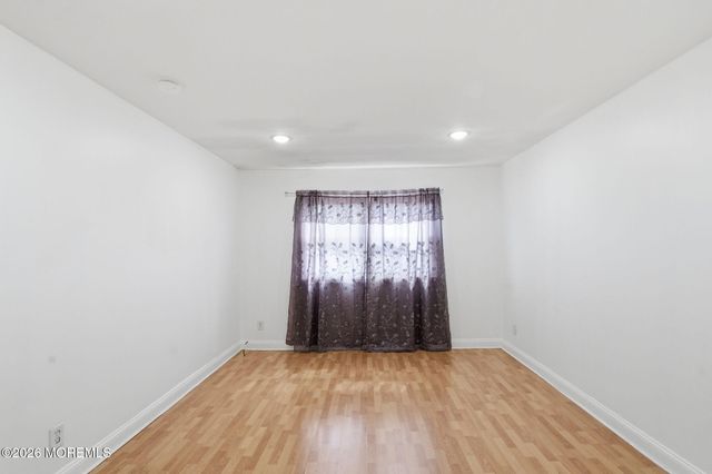 8 Van Nostrand Avenue, Jersey City, NJ 07305