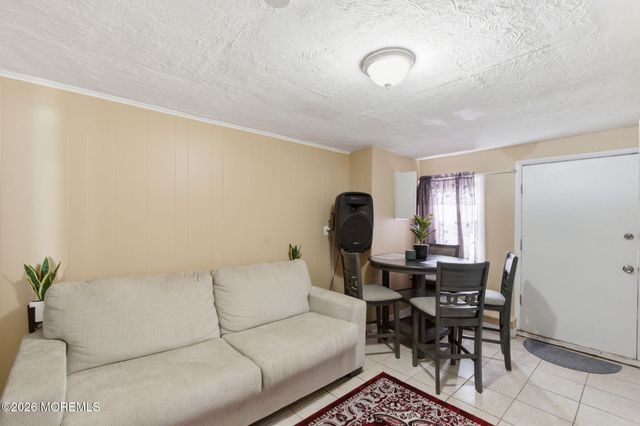 8 Van Nostrand Avenue, Jersey City, NJ 07305
