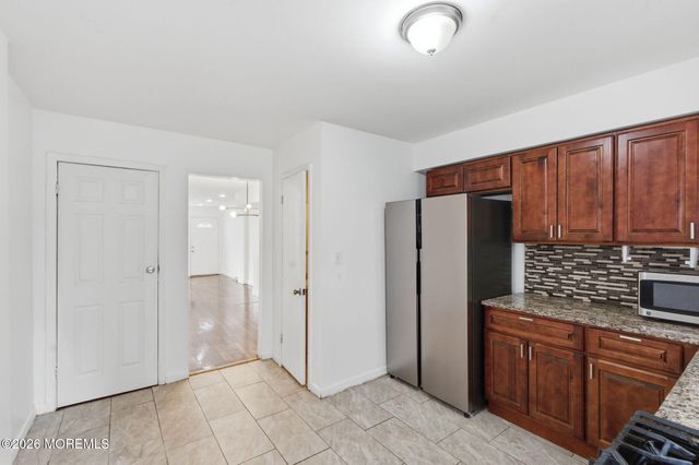 8 Van Nostrand Avenue, Jersey City, NJ 07305