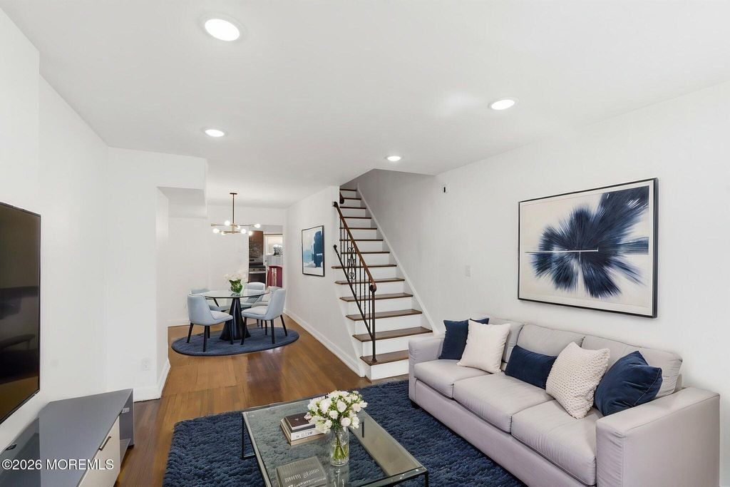 8 Van Nostrand Avenue, Jersey City, NJ 07305