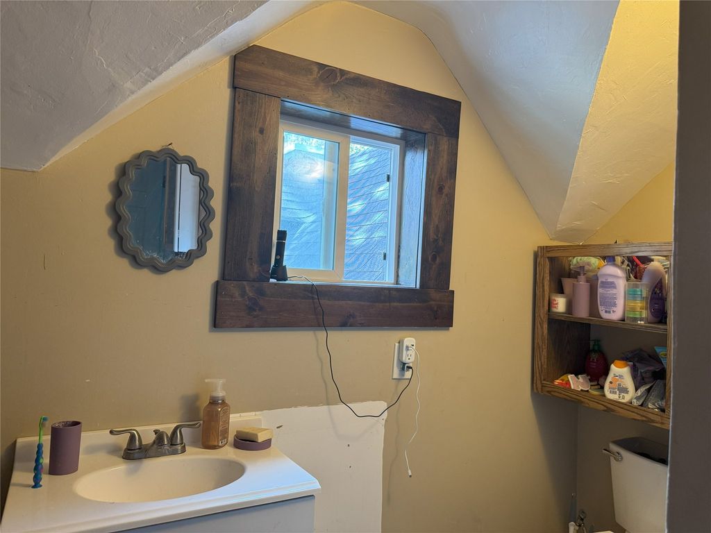 Image 15 of property listing at 716 7th Street N, Great Falls, MT 59401