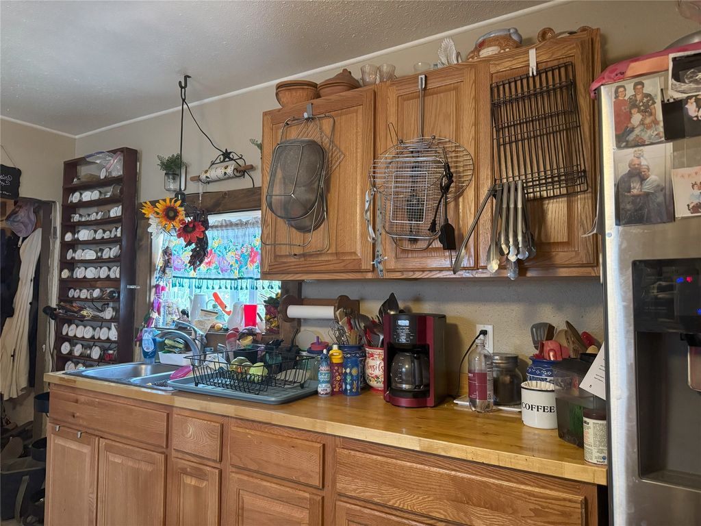 Image 6 of property listing at 716 7th Street N, Great Falls, MT 59401