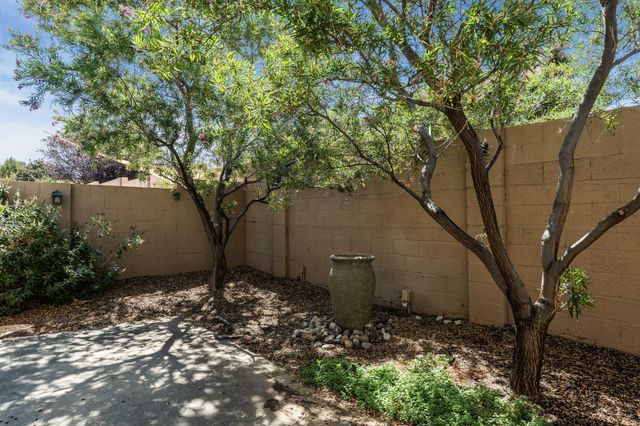 6612 Ladrillo Place NE, Albuquerque, NM 87113