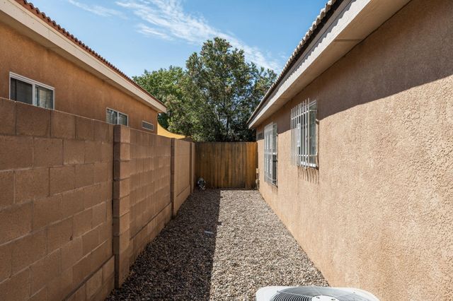 6612 Ladrillo Place NE, Albuquerque, NM 87113