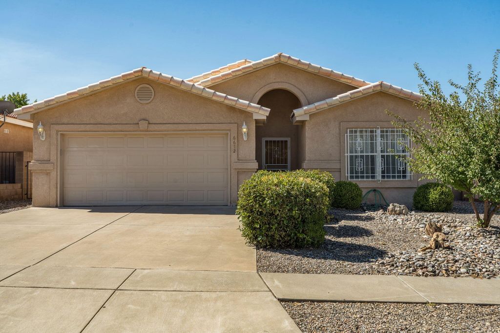 6612 Ladrillo Place NE, Albuquerque, NM 87113
