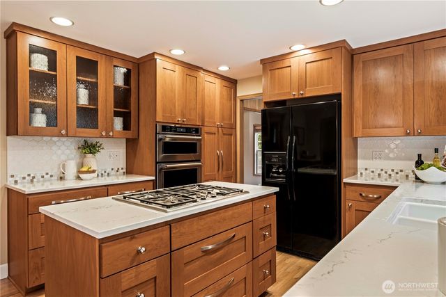 24229 NE 7th Place, Sammamish, WA 98074