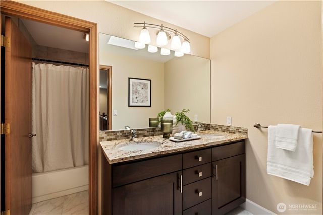 24229 NE 7th Place, Sammamish, WA 98074