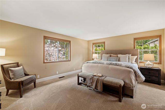 24229 NE 7th Place, Sammamish, WA 98074