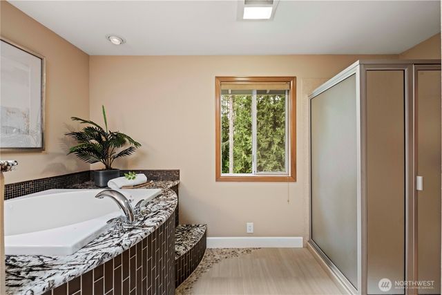 24229 NE 7th Place, Sammamish, WA 98074