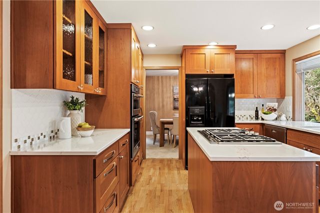 24229 NE 7th Place, Sammamish, WA 98074