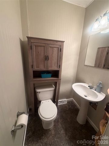 1104 Hillcrest Drive L 34, Cherryville, NC 28021