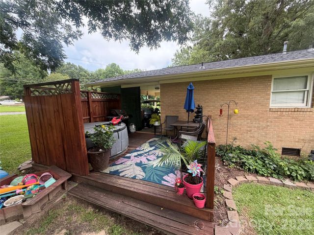 1104 Hillcrest Drive L 34, Cherryville, NC 28021