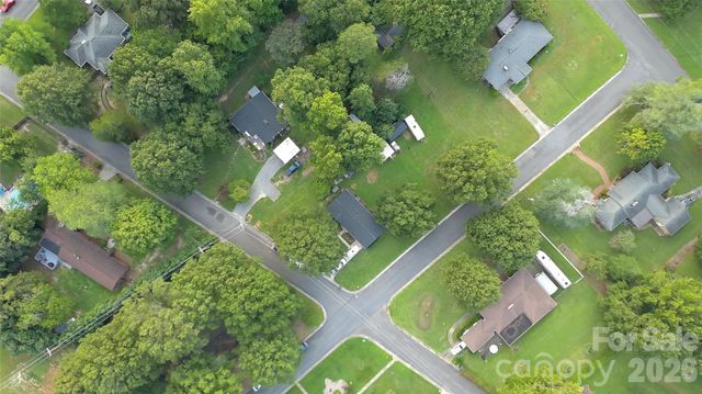 1104 Hillcrest Drive L 34, Cherryville, NC 28021