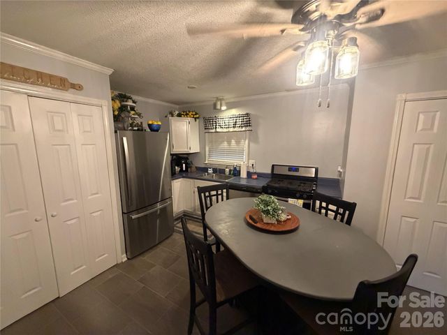 1104 Hillcrest Drive L 34, Cherryville, NC 28021