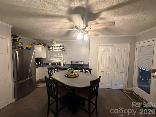 1104 Hillcrest Drive L 34, Cherryville, NC 28021