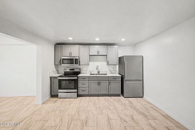 3809 E TAYLOR Street, Phoenix, AZ 85008
