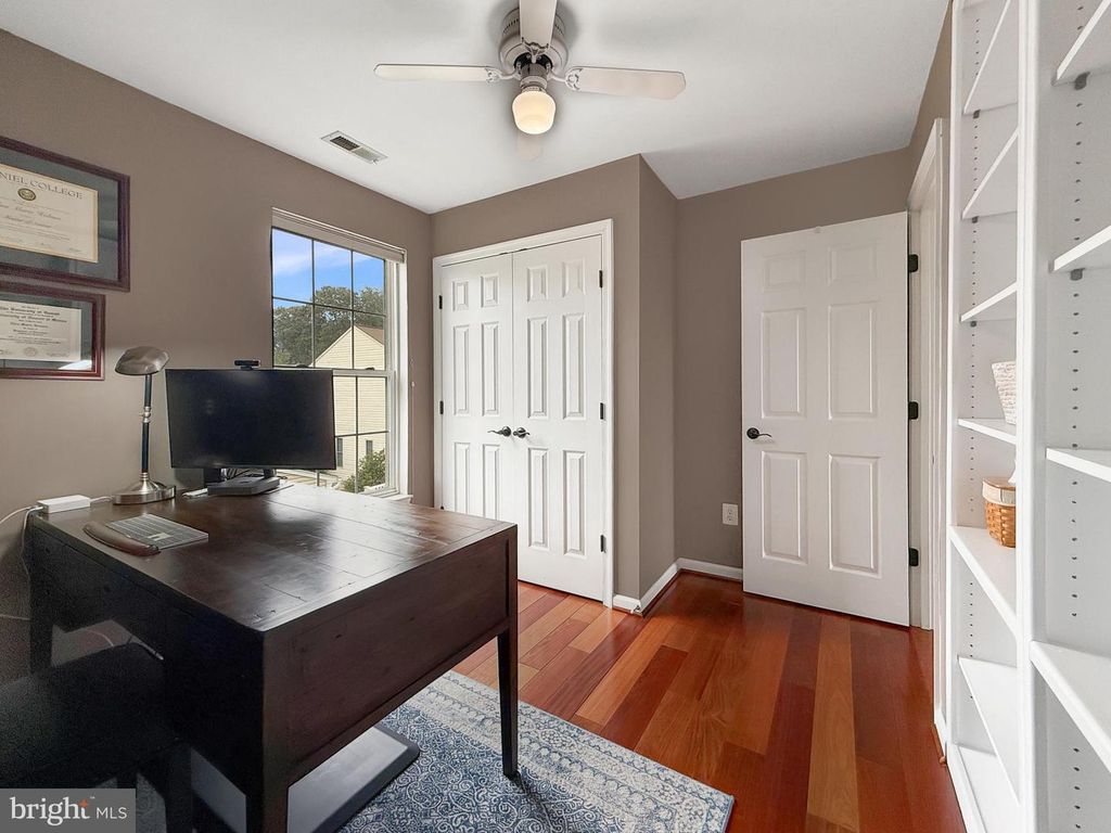 8001 FOXGLEN CT, Glen Burnie, MD 21061