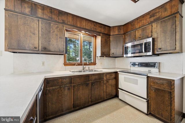 139 ROSSITER AVE, Phoenixville, PA 19460